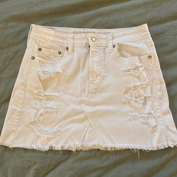 AMERICAN EAGLE WHITE MINI SKIRT - Picture 1 of 2